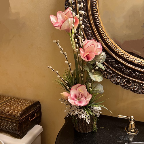 Faux Stump Centerpiece for the day - Event Rentals