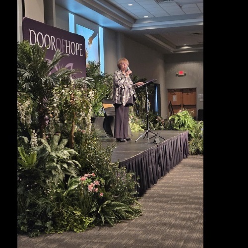 Stage Decor Tropical - Rent-a-Woods